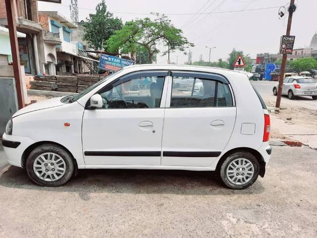 https://images10.gaadi.com/usedcar_image/4537651/original/processed_bd280fd5-3ebf-4728-8365-1f3857812352.jpg?imwidth=6401