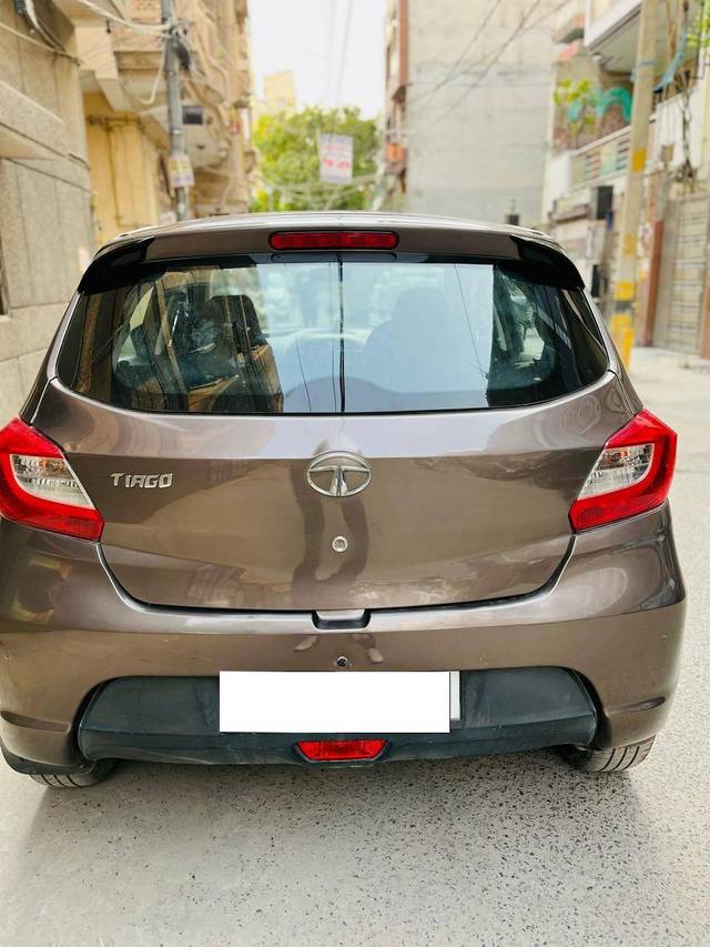 https://images10.gaadi.com/usedcar_image/4537681/original/processed_1ff70c916bd6cb46e8e1f8e073813f19.jpg?imwidth=6401