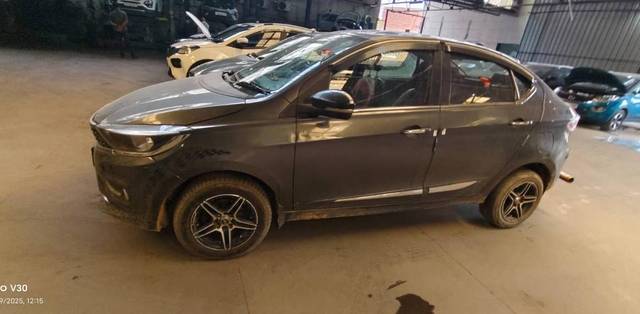 https://images10.gaadi.com/usedcar_image/4537727/original/processed_43b3447a-5917-41b8-ab1b-9f3327129f98.jpg?imwidth=6400