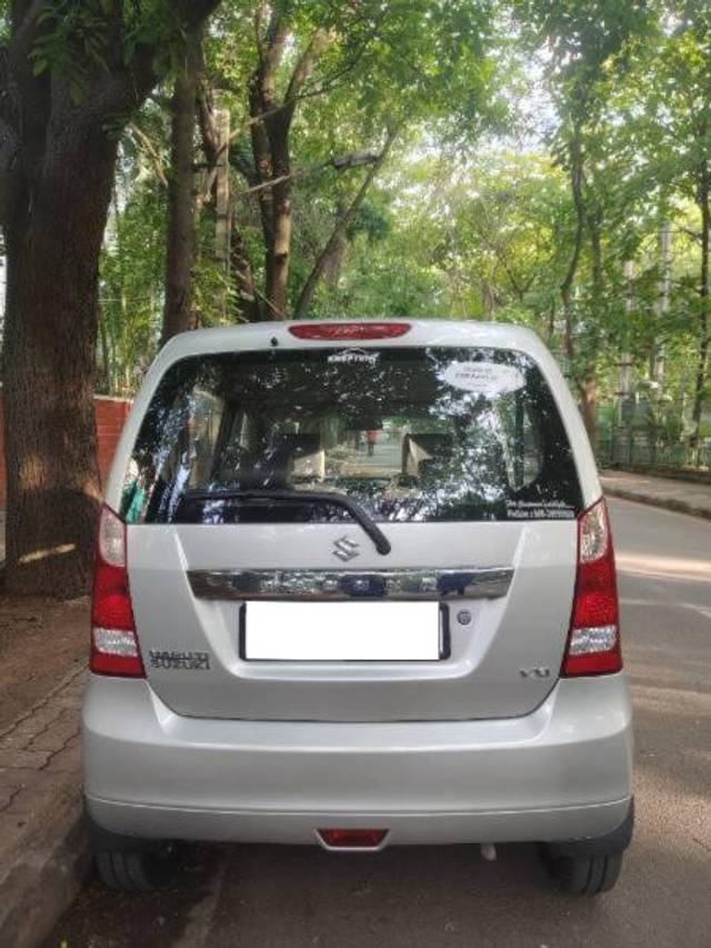 https://images10.gaadi.com/usedcar_image/4537730/original/processed_5b6ffec5-b731-416d-89fe-2c150c943d39.jpg?imwidth=6401