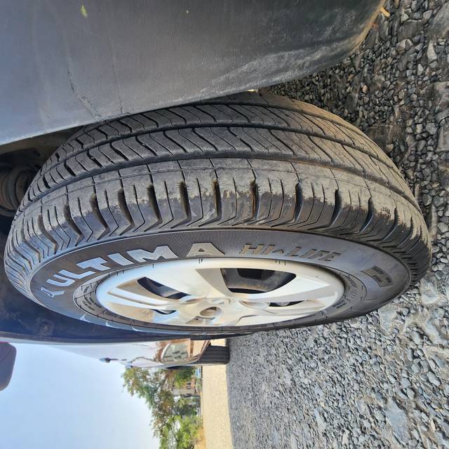 https://images10.gaadi.com/usedcar_image/4537766/original/719c33b18dd6567d2d6c8301f077fba1.jpg?imwidth=6402