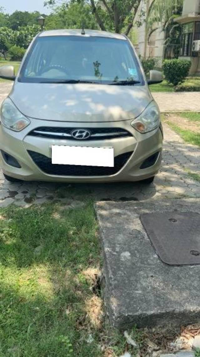 https://images10.gaadi.com/usedcar_image/4537818/original/processed_b83df7bc-4bea-4d40-b65a-f98ad39e09b1.jpg?imwidth=6400