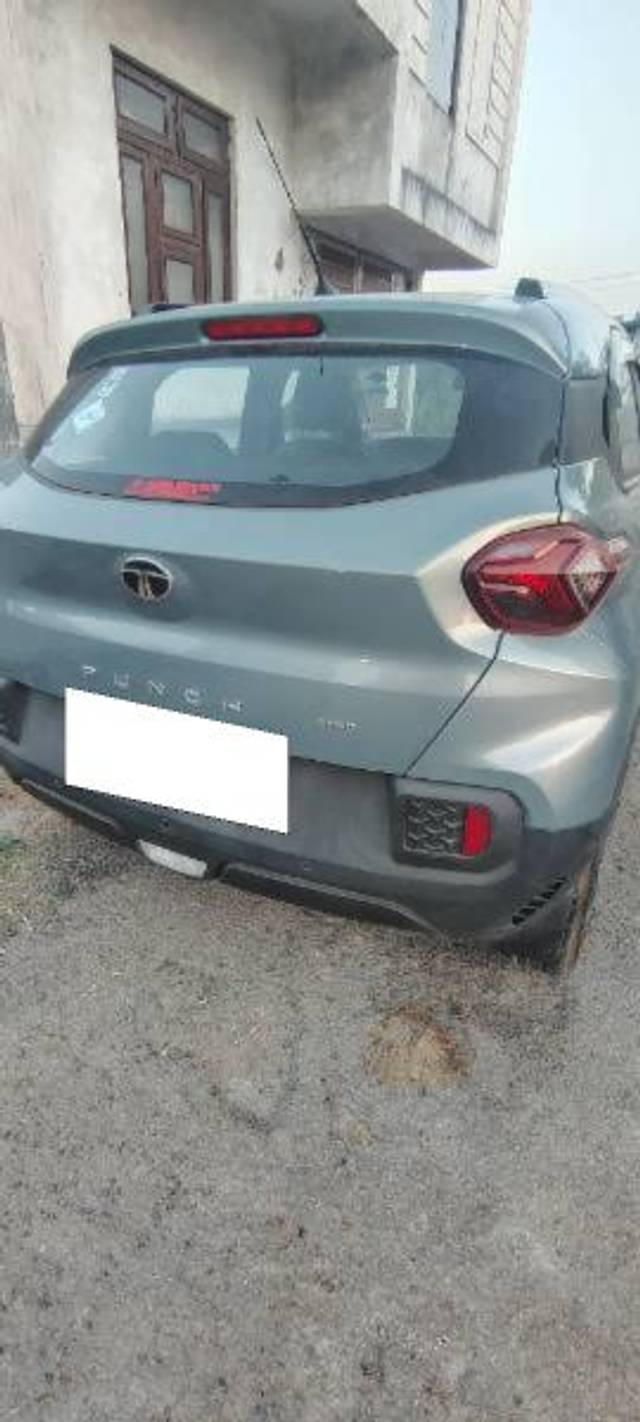 https://images10.gaadi.com/usedcar_image/4537832/original/processed_7045da87-4b9f-4126-b2e8-b62e4e18388f.jpg?imwidth=6401