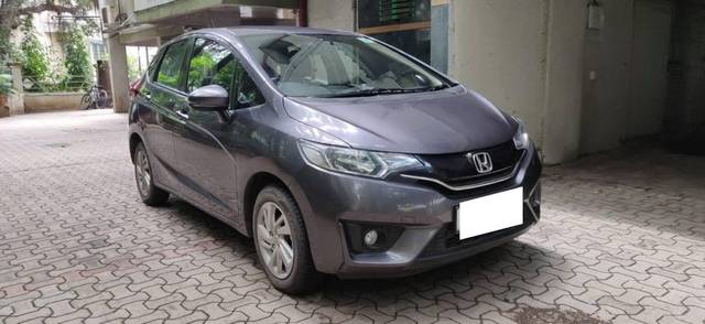 https://images10.gaadi.com/usedcar_image/4537853/original/processed_a7ab30cd-7aa1-4867-bee0-2995d6198d89.jpeg?imwidth=6401