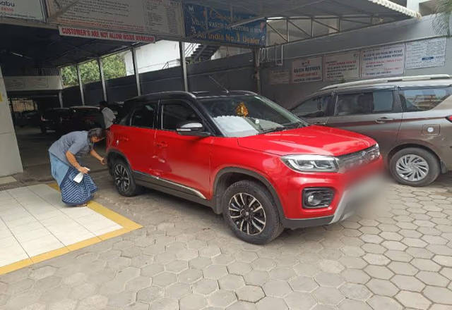 https://images10.gaadi.com/usedcar_image/4537898/original/0c93ba6b-bc27-44a2-9d7f-8e687bf10e57.?imwidth=6402