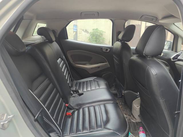 https://images10.gaadi.com/usedcar_image/4537909/original/c24a9e63d8923a653a9f5b4e0eaa5753.jpg?imwidth=6402