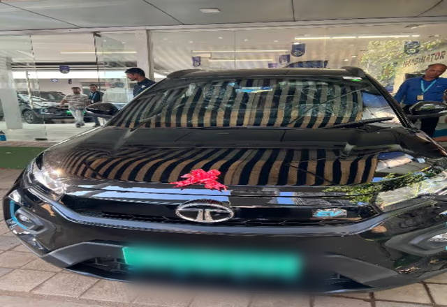 https://images10.gaadi.com/usedcar_image/4537931/original/d467cd1e-61e2-47f1-9521-3e5d40dd128e.?imwidth=6400