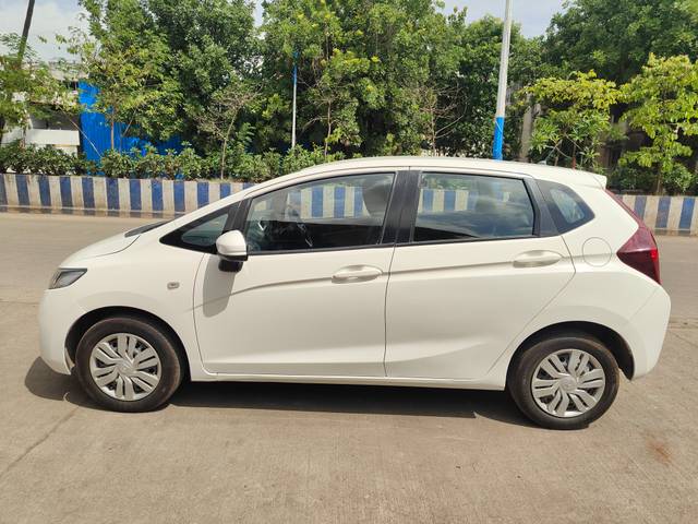 https://images10.gaadi.com/usedcar_image/4537933/original/aaf889410547d5d15f54da6d2fc7f0fe.jpg?imwidth=6402