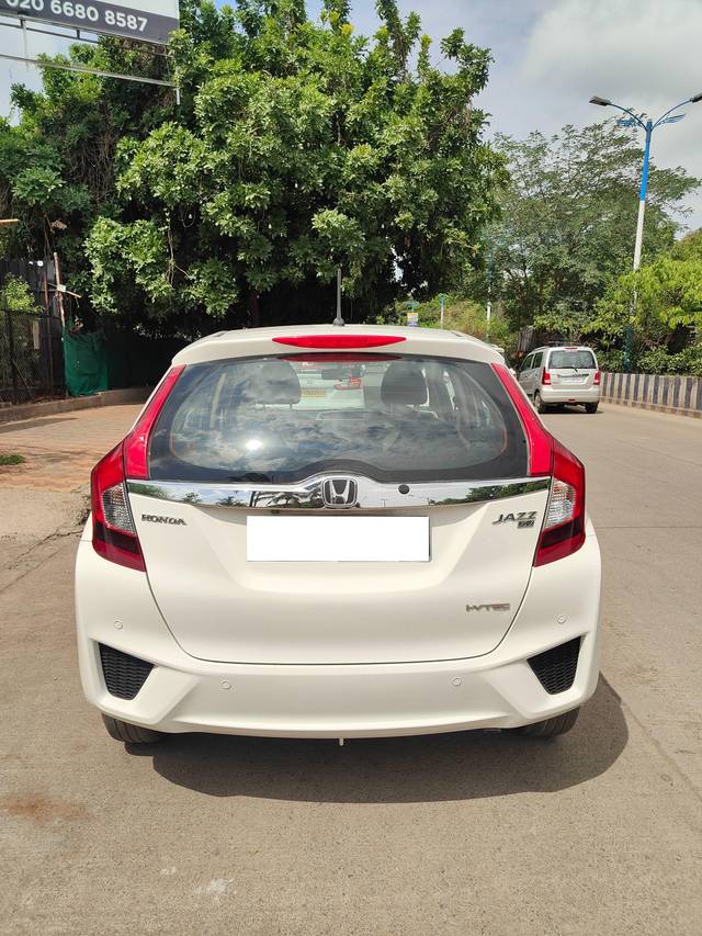 https://images10.gaadi.com/usedcar_image/4537933/original/processed_4a971f15f0562ed610ea6709582da0f4.jpg?imwidth=6401