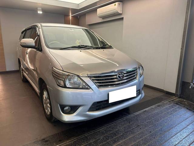 https://images10.gaadi.com/usedcar_image/4537997/original/processed_f12b6ec092a83737caa36c6b796701ad.jpeg?imwidth=6401
