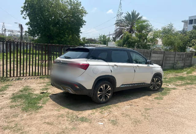 https://images10.gaadi.com/usedcar_image/4538032/original/1144159e-64a8-4c30-928e-13bcb28c4c71.?imwidth=6400