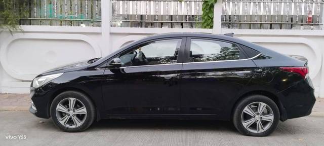 https://images10.gaadi.com/usedcar_image/4538038/original/processed_5561142806f18f64828efb140420fc06.jpg?imwidth=6402