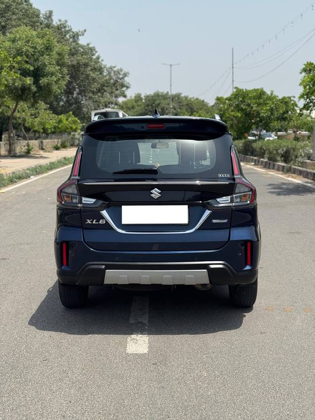 https://images10.gaadi.com/usedcar_image/4538043/original/processed_925aafb8888cd60fee5d59511cacd254.jpg?imwidth=6402