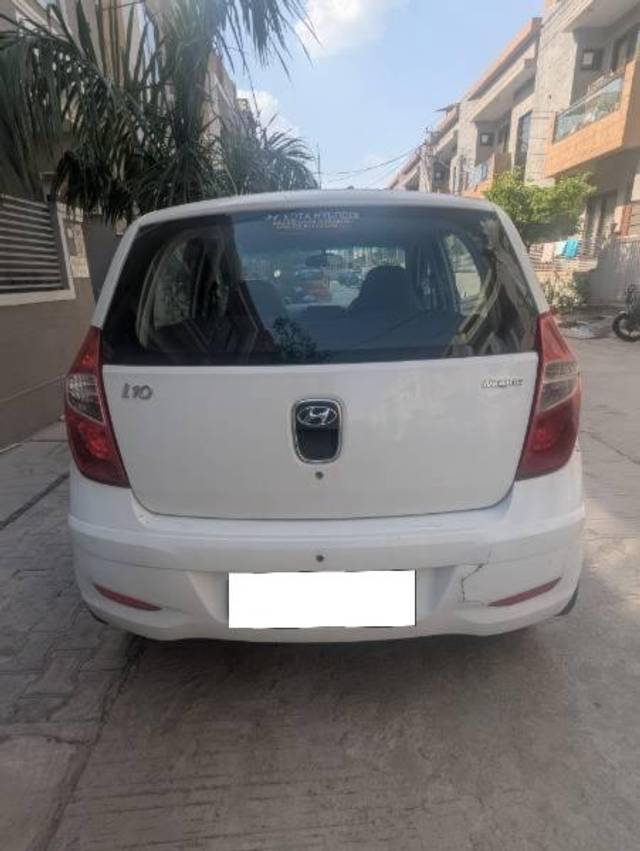https://images10.gaadi.com/usedcar_image/4538067/original/processed_25af70d1-14de-46f3-ab3d-a492129d7fb7.jpg?imwidth=6402