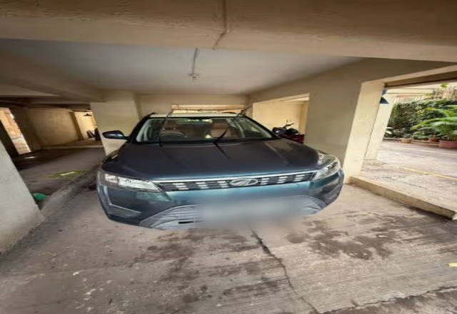 https://images10.gaadi.com/usedcar_image/4538071/original/9b22a4bf-958e-461d-b330-e1b4ab70bb29.?imwidth=6402
