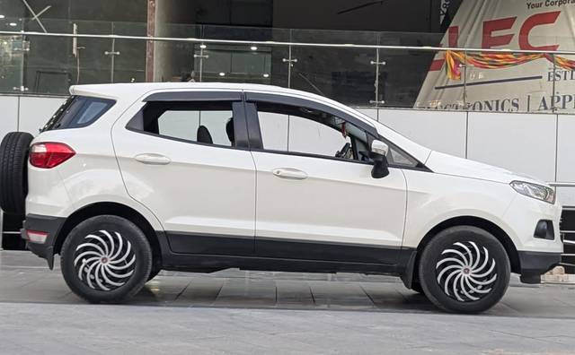 https://images10.gaadi.com/usedcar_image/4538101/original/9680a4aaee8d57fb8b1f8ee5d253acf7.jpg?imwidth=6401