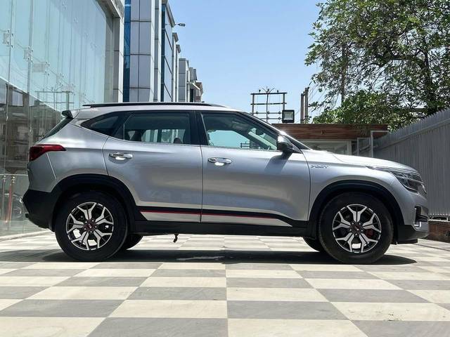 https://images10.gaadi.com/usedcar_image/4538108/original/processed_c5c98eb7a7430ce2a3c4bc1a681bff2c.jpg?imwidth=6401