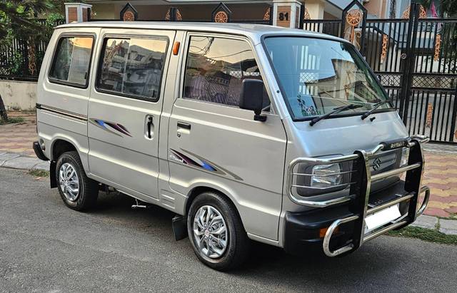https://images10.gaadi.com/usedcar_image/4538115/original/processed_d965fbab4a0b55cb7e8aa46d1a76d733.jpg?imwidth=6400