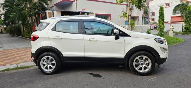 https://images10.gaadi.com/usedcar_image/4538128/original/abe06356fc809ff2bd324d4355ffc118.jpg?imwidth=6401