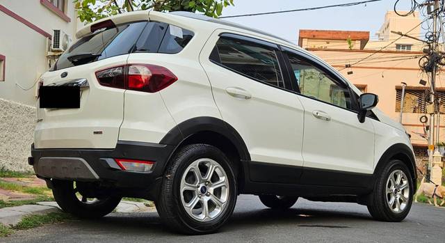 https://images10.gaadi.com/usedcar_image/4538128/original/processed_8cd54a8252402270c88fa45724c86b57.jpg?imwidth=6402