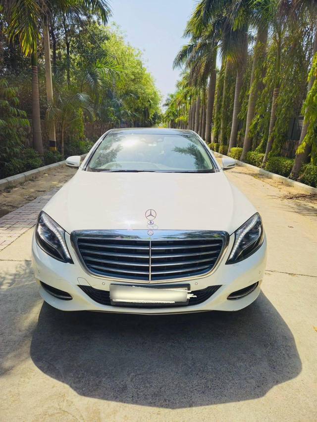 https://images10.gaadi.com/usedcar_image/4538165/original/processed_32ea88fd254104883e3c8a70e4bd64cf.jpg?imwidth=6402