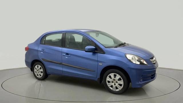 https://images10.gaadi.com/usedcar_image/4538167/original/8b31d6e516ccd7c0aee160230ebb46ba.jpg?imwidth=6400