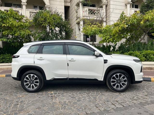 https://images10.gaadi.com/usedcar_image/4538172/original/processed_e3b489c61c51b3e978968c6763378686.jpg?imwidth=6401