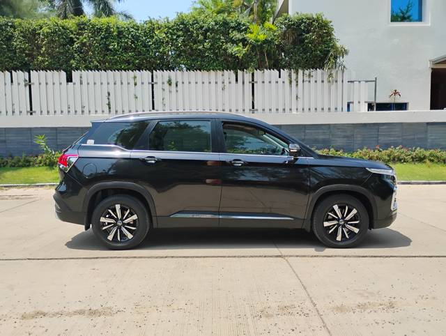 https://images10.gaadi.com/usedcar_image/4538219/original/1a179fa4d2beecefaec595aa5daf3a72.jpg?imwidth=6401