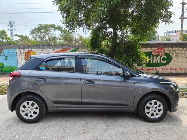 https://images10.gaadi.com/usedcar_image/4538221/original/processed_74456cf2ec677871f3916bc4301946e8.jpg?imwidth=6401