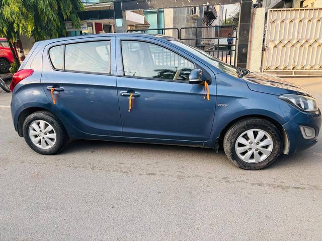 https://images10.gaadi.com/usedcar_image/4538225/original/processed_e40c3a0b1b95f3ba4608652e6f4880a1.jpg?imwidth=6401