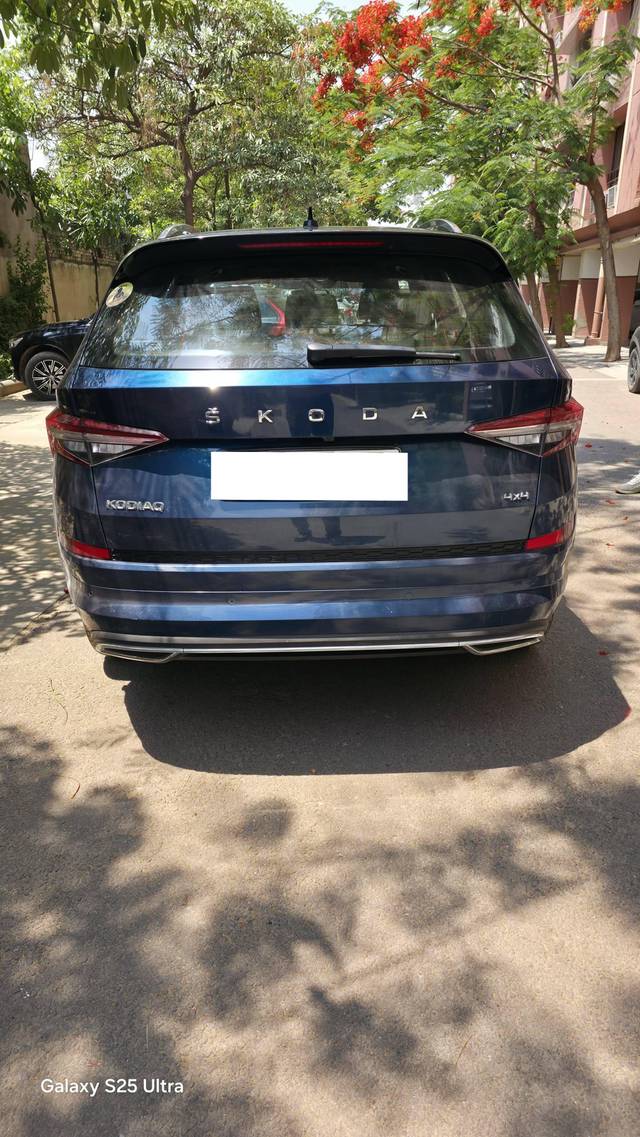 https://images10.gaadi.com/usedcar_image/4538242/original/processed_632bd0e330d60e5505010a4b79806514.jpg?imwidth=6401