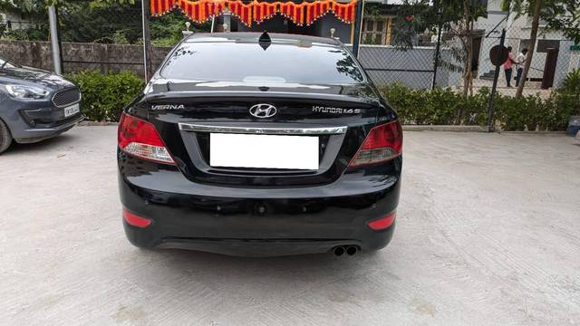 https://images10.gaadi.com/usedcar_image/4538244/original/processed_a690d072fdd4f35bf5449c3966a5b32d.jpg?imwidth=6401