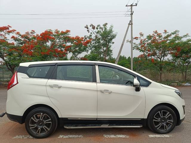 https://images10.gaadi.com/usedcar_image/4538264/original/7f1effd892fde2fe8cbac91090356021.jpg?imwidth=6401