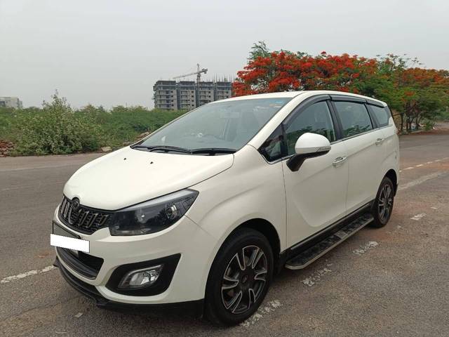 https://images10.gaadi.com/usedcar_image/4538264/original/processed_90319d23a01d81d82864f6da3d186b48.jpg?imwidth=6400