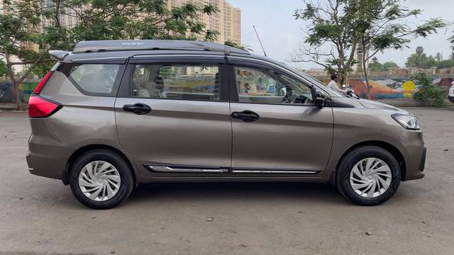 https://images10.gaadi.com/usedcar_image/4538275/original/processed_5c73443e29fdb91bf40e24678a459ebe.jpg?imwidth=6401