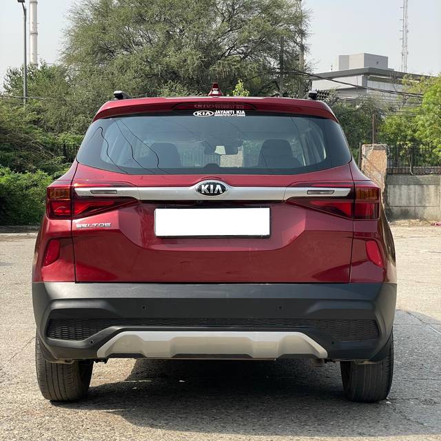 https://images10.gaadi.com/usedcar_image/4538276/original/processed_97855fbdc24f0753fb2c23f8b69a749c.jpg?imwidth=6402