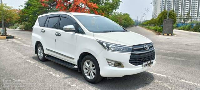 https://images10.gaadi.com/usedcar_image/4538283/original/processed_06990b01eb4c7d3c7d4c26a0ab17ec52.jpg?imwidth=6400