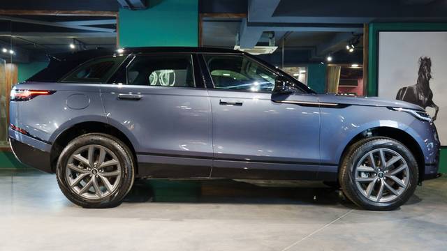 https://images10.gaadi.com/usedcar_image/4538304/original/e697f736fd0c3ab1b9147b9a2dc1d04a.jpg?imwidth=6401