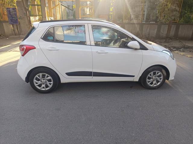 https://images10.gaadi.com/usedcar_image/4538311/original/2a4097a8e8399d382810836eec8cfdf3.jpg?imwidth=6401