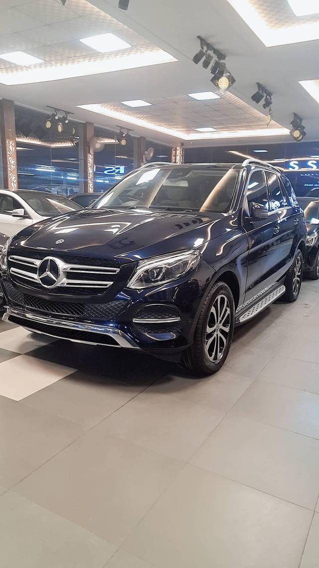 https://images10.gaadi.com/usedcar_image/4538323/original/processed_e8e172ff3ebc0186493ab7e6de6cd4cf.jpg?imwidth=6402