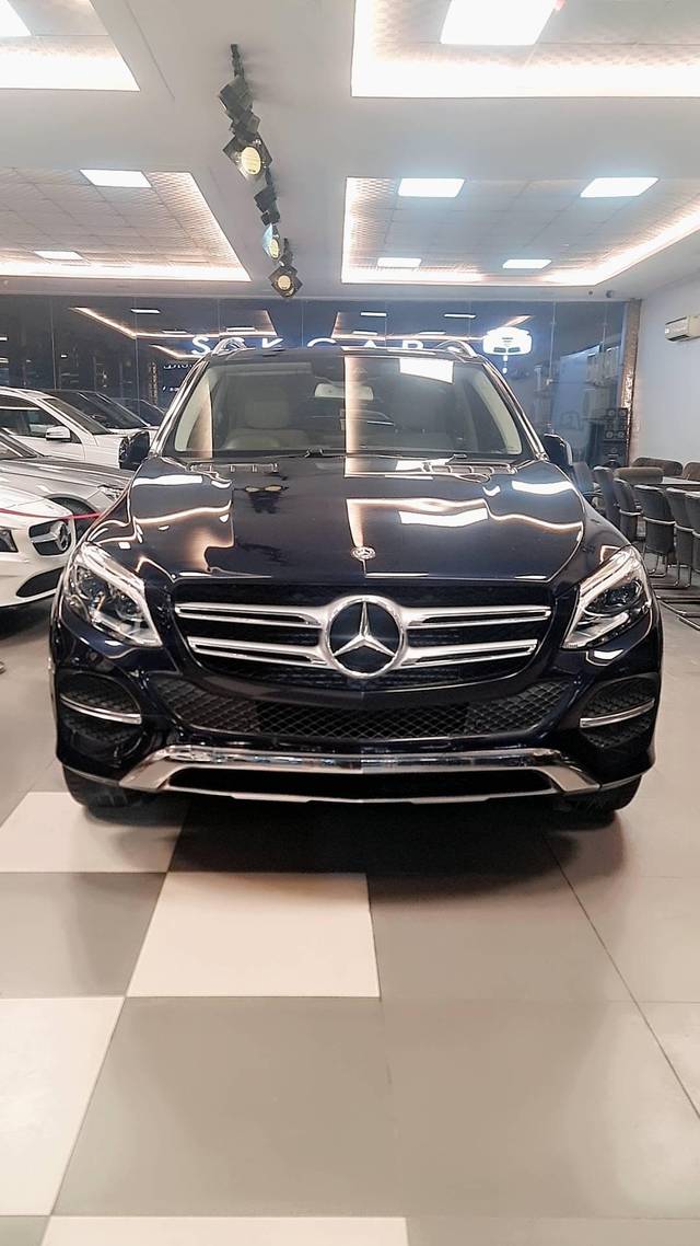 https://images10.gaadi.com/usedcar_image/4538323/original/processed_ed114da7a83adba0139dad18c461f12f.jpg?imwidth=6401