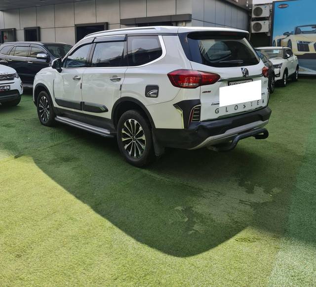 https://images10.gaadi.com/usedcar_image/4538329/original/processed_812a9182cff8cfb6526b64d1c3a2ff68.jpg?imwidth=6401