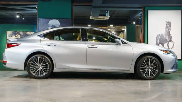 https://images10.gaadi.com/usedcar_image/4538360/original/154d9d91b5285ab1788c0666b2d886da.jpg?imwidth=6401