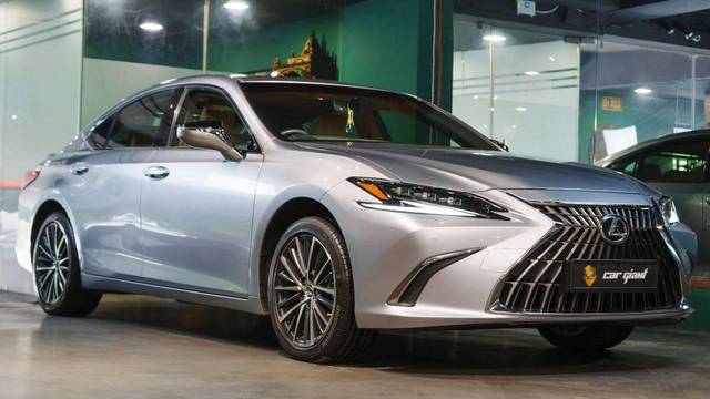 https://images10.gaadi.com/usedcar_image/4538360/original/processed_330181d80356bc27b731d14aebd96453.jpg?imwidth=6400