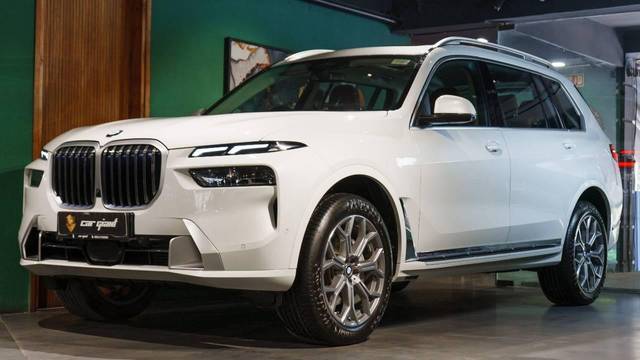 https://images10.gaadi.com/usedcar_image/4538389/original/processed_4ef72712b52de538abea195baff852f8.jpg?imwidth=6402