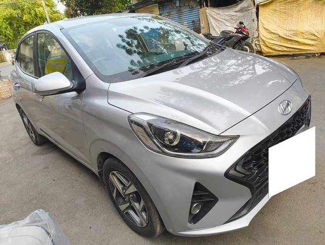 https://images10.gaadi.com/usedcar_image/4538394/original/processed_6d8af9bccaaf52972de1c365962cf68e.jpg?imwidth=6401
