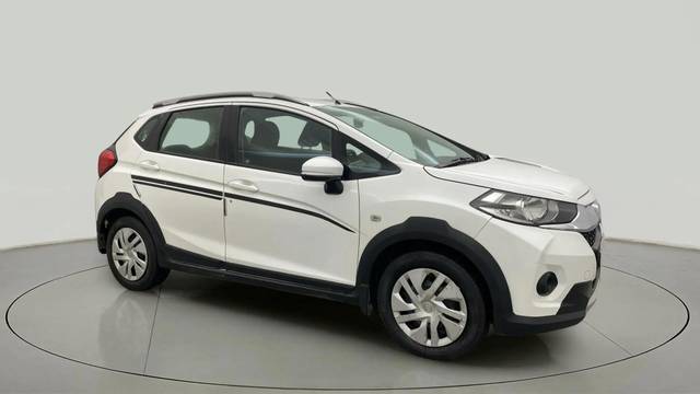 https://images10.gaadi.com/usedcar_image/4538408/original/3317935bc5dee4dcf0dc987df746b63b.jpg?imwidth=6400