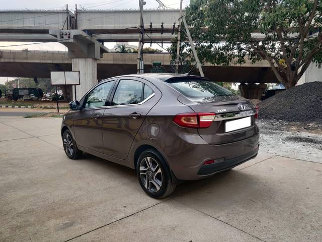 https://images10.gaadi.com/usedcar_image/4538412/original/processed_30dff8623c181cf03b353df1df116358.jpg?imwidth=6402