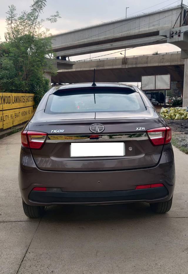 https://images10.gaadi.com/usedcar_image/4538412/original/processed_71e29d03a40486ecb58ab876f538c9ba.jpg?imwidth=6401