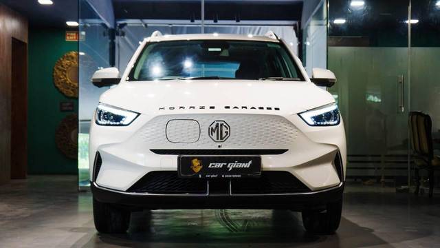 https://images10.gaadi.com/usedcar_image/4538415/original/processed_f3c58bf9d2ee70560f8983d0f33c4971.jpeg?imwidth=6400